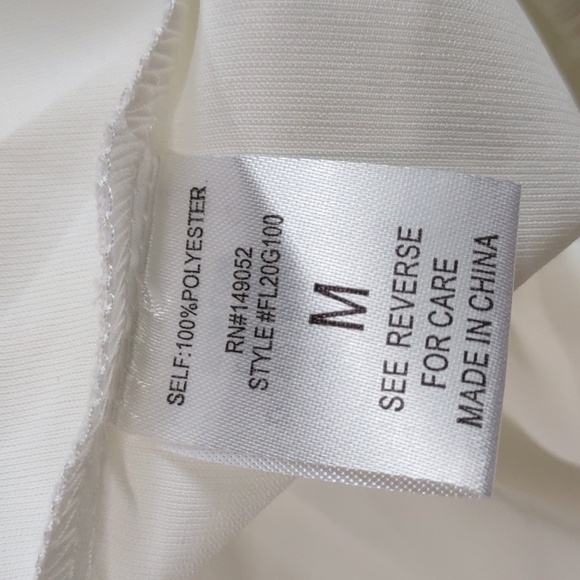 Fashion Nova V Neck Top - Picture 7 of 7